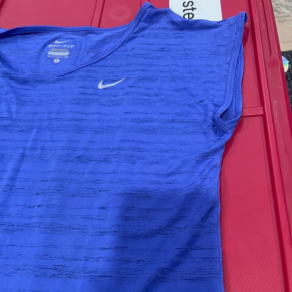 NIKE PURPLE ,  SMALL , SHort SLEEVES Dri-FIT Tank Top - Picture 6 of 7